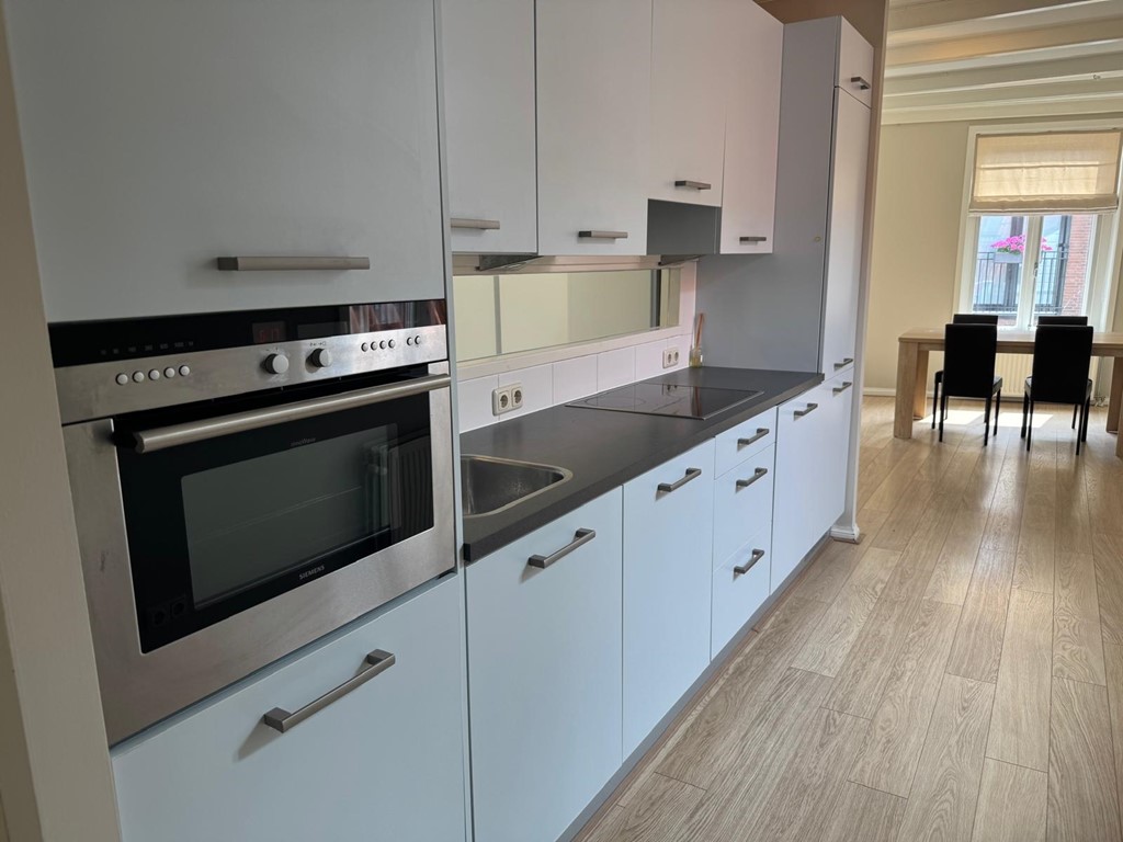 kitchen 2.jpg